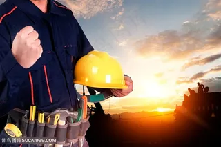 五一劳动节工人拿着安全帽