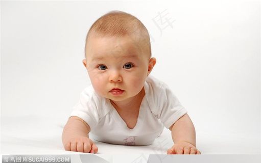 可爱儿童-爬行的可爱宝宝