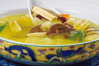 0911CC-614王府井竹荪三鲜    例  小火慢炖、营养丰富、汤鲜味美