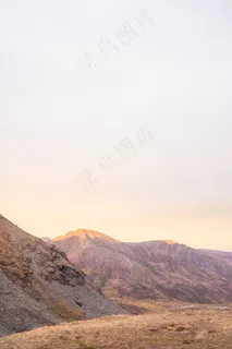 光秃秃的山峰图片 光秃秃的山峰图片