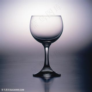 玻璃工艺-光影下的玻璃酒杯