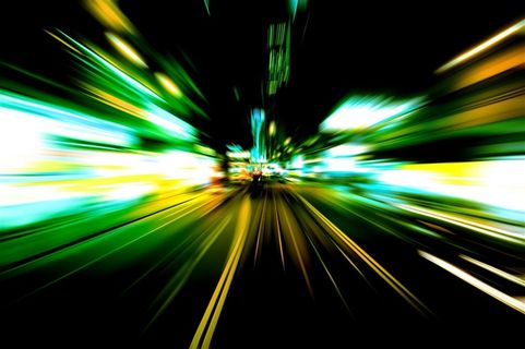 绿色炫彩动感光线背景高清图片