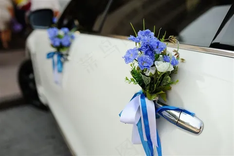 白色豪华婚车 白色豪华婚车
