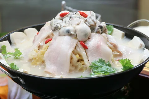 酸菜白肉蛎子锅 19元