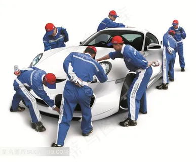 正在给汽车做保养的工人高清图片