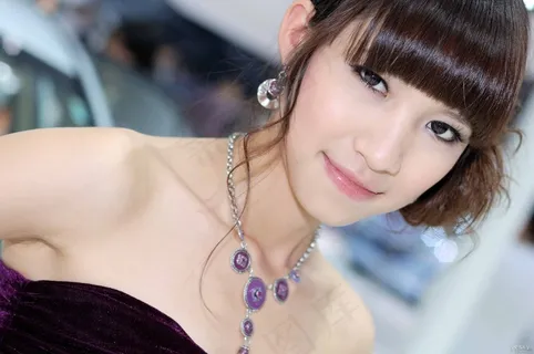 青春潇洒美女图片下载 青春潇洒美女图片下载
