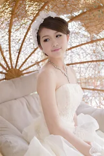 白色婚纱漂亮的新娘美女婷怡摄影素材图