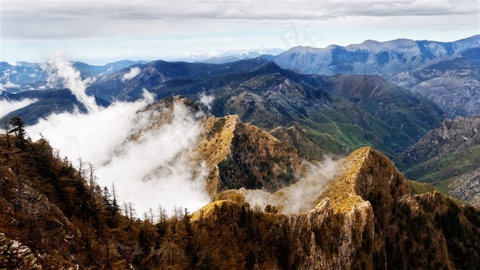 成片的美丽高山