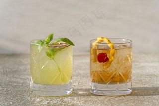 美味夏天清凉果汁饮品摄影照片