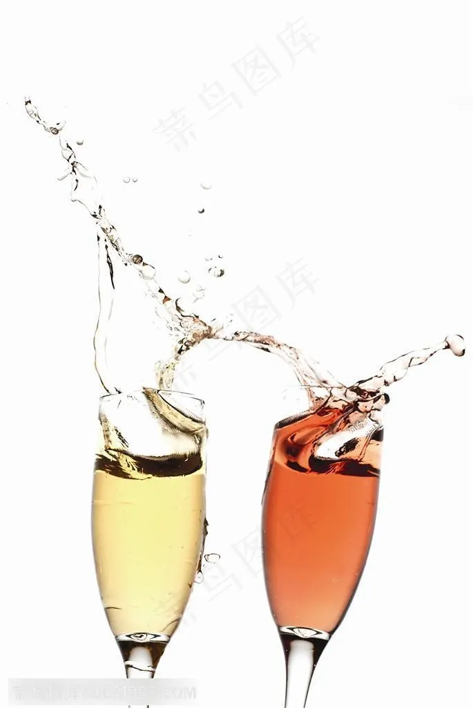 动感酒水-两杯洒出的酒水