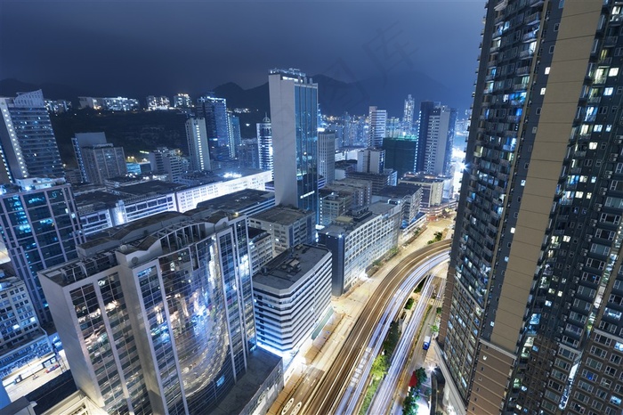 银光如织的城市夜景