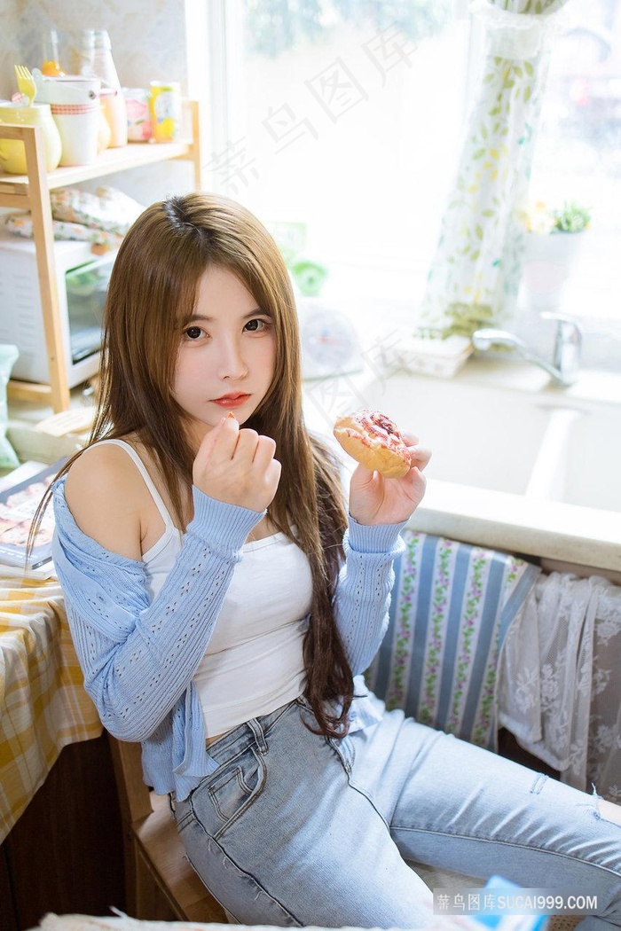吃面包的美女钰慧116美女写真图片