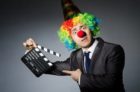 彩色头发小丑演员