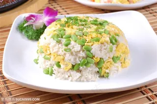 中华美食青豆蛋炒饭实拍摄影图