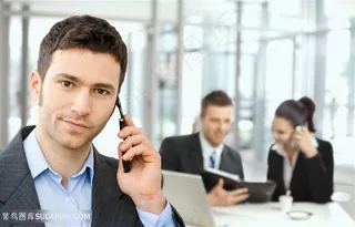 正在打电话的商务人士高清图片