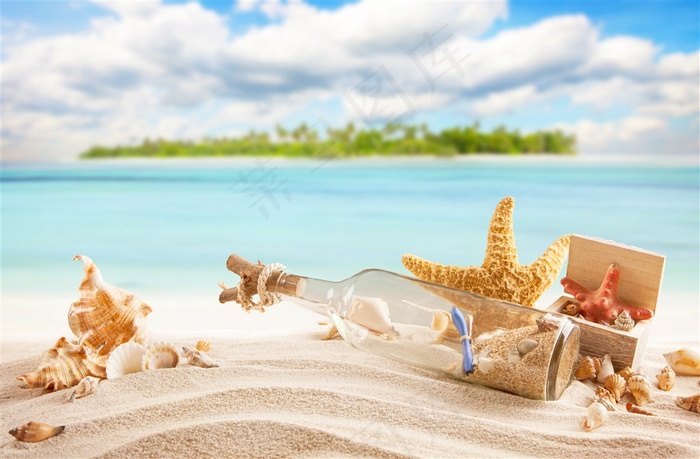 夏季大海沙滩景色大图