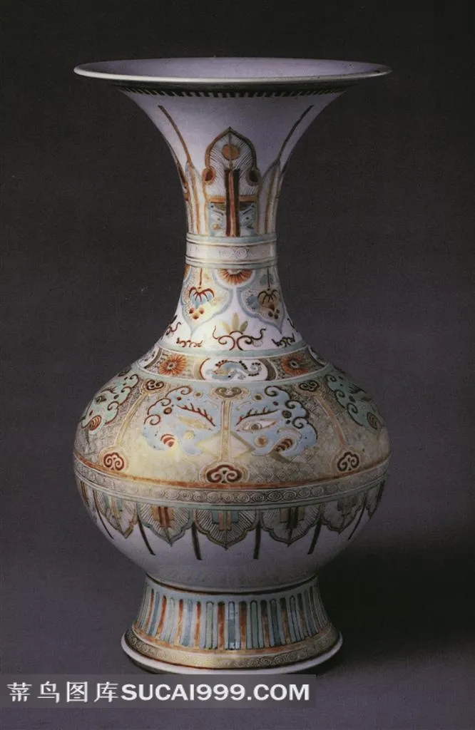 中国传统陶瓷  白色花纹瓷瓶