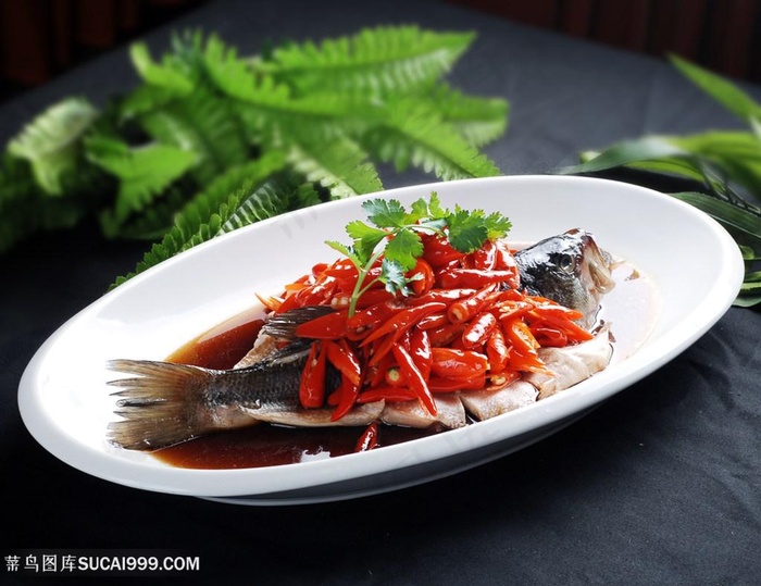 椒汁鲈鱼中华美食摄影图