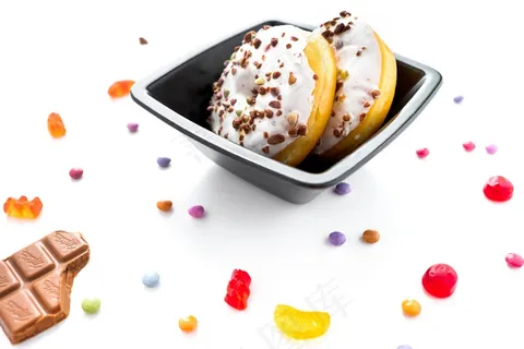 美味巧克力甜甜圈图片