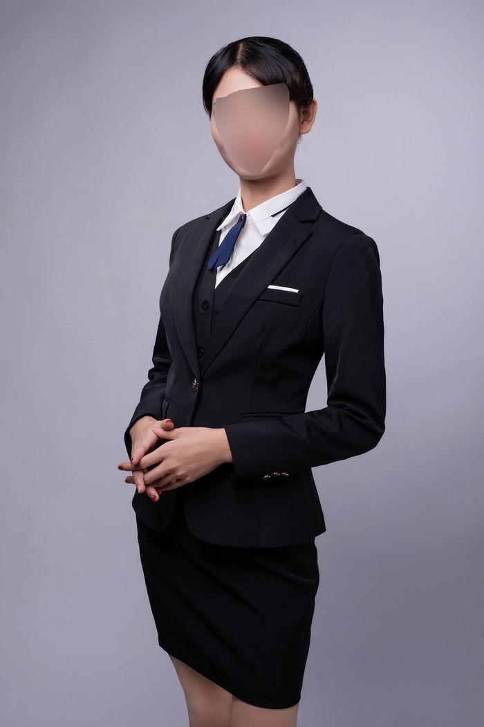 女性空姐前台职业装黑色