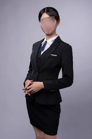 女性空姐前台职业装黑色