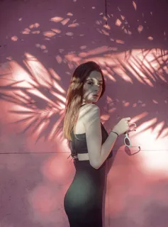 性感S曲线美女*图片 性感S曲线美女*图片