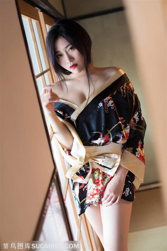 穿着和服的国内性感美女许诺写真图片