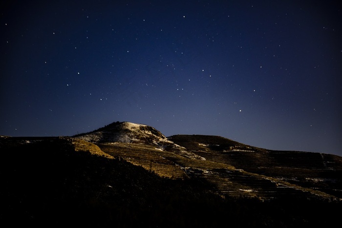 山顶的星空夜景