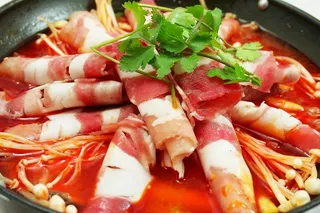 石锅煲类火锅川菜特色菜金针菇肥牛煲