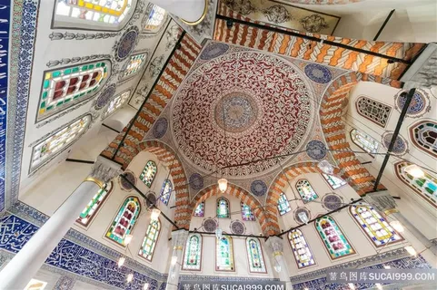 奢华的欧洲教堂室内装修高清素材图