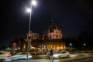 芬兰城市建筑夜景图片