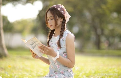 气质看书美女图片 气质看书美女图片