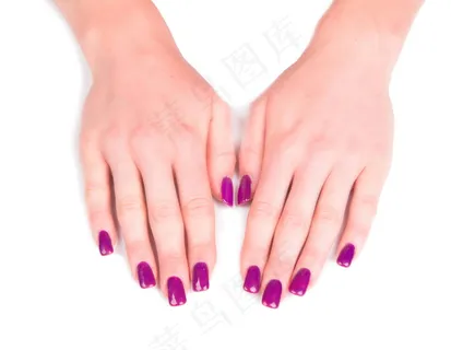 紫红色美甲图片
