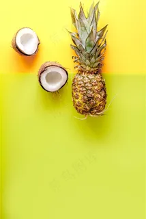 夏季菠萝和椰子椰青顶视图背景