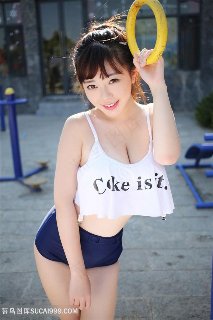 公园里的*清纯小美女