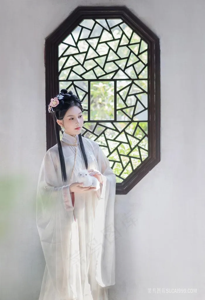 白衣古装美女高清图片