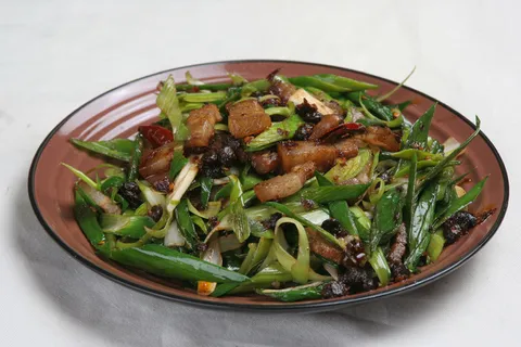 蒜苗腌煎肉
