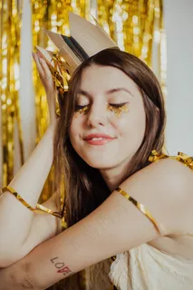 欧美庆生美女写真图片