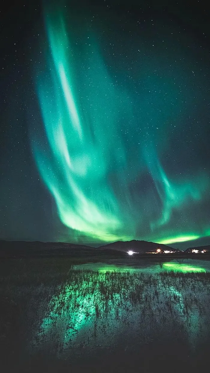 绿色极光壁纸图片