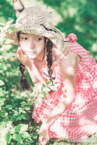戴着草帽的可爱萌妹子清纯美女写真
