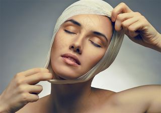 扯开头部纱布图片美容图片