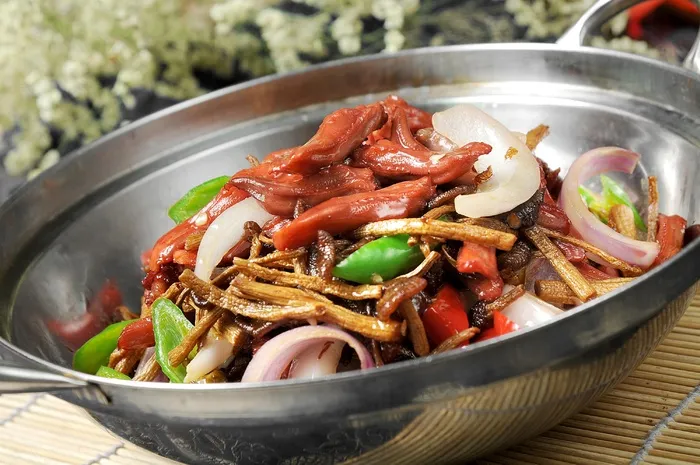 干锅美食焖锅湘菜麻辣香辣纸锅干锅鸭舌