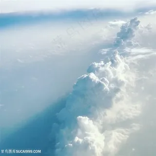 高空中看到的云层