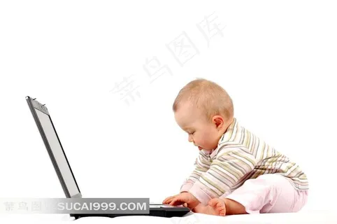 玩电脑的宝宝摄影