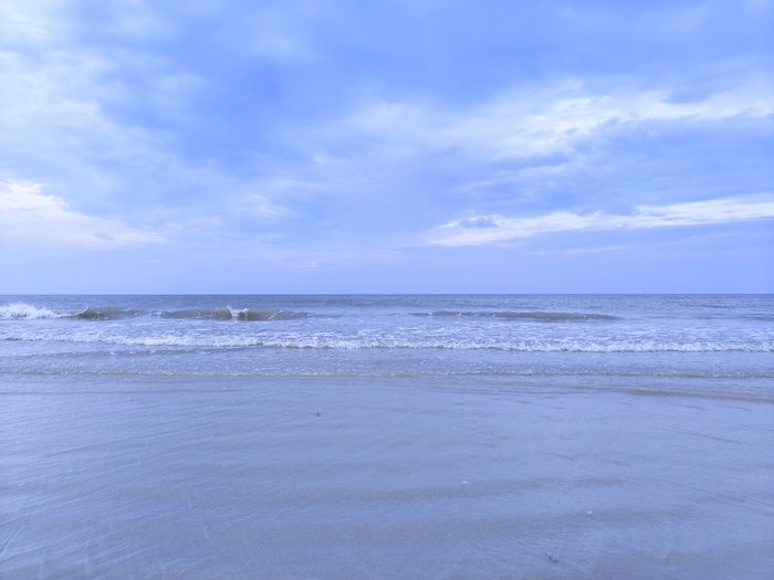 大海，蓝天，银滩