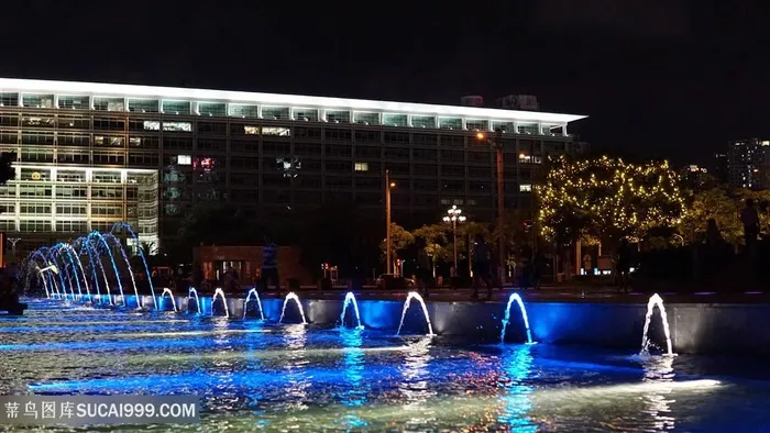城市夜景喷泉