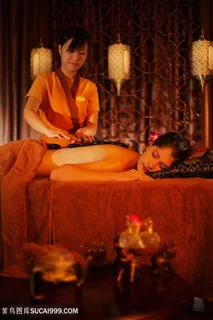 背部放按摩石SPA图片