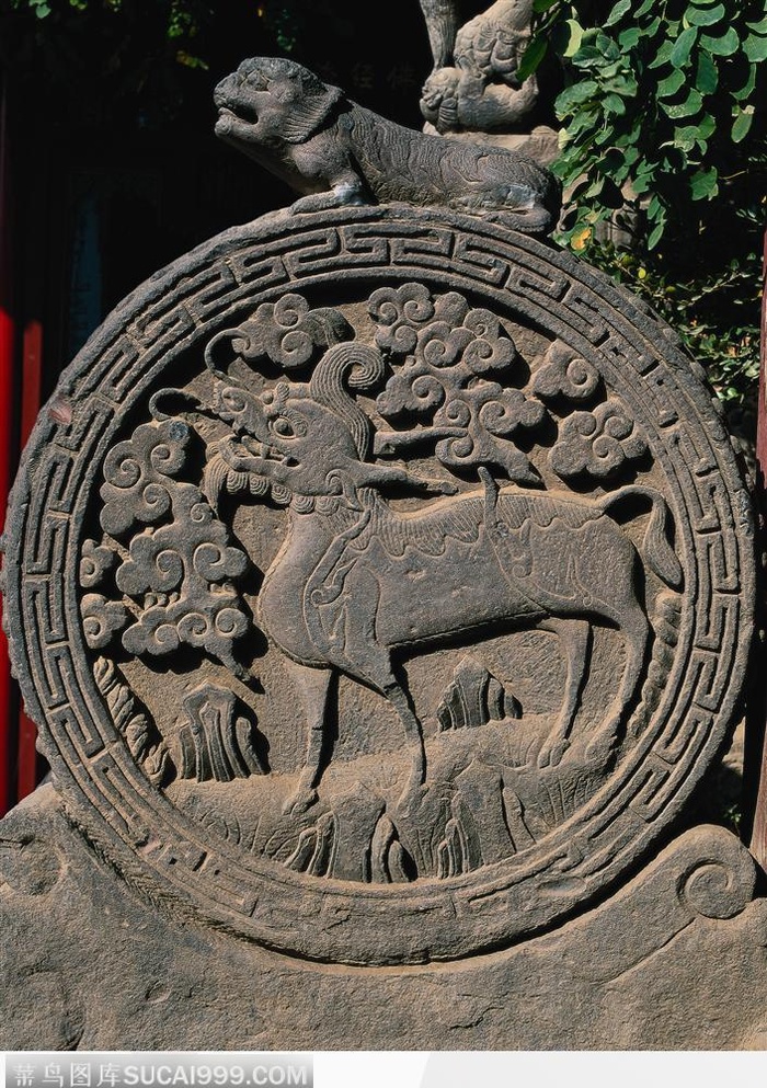 中国古代石雕建筑-圆形麒麟石雕