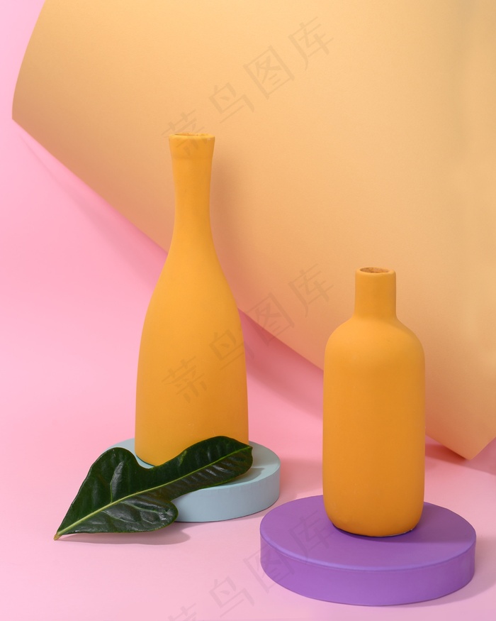 黄色陶瓷花瓶图片