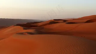 荒芜沙漠沙丘景观图片